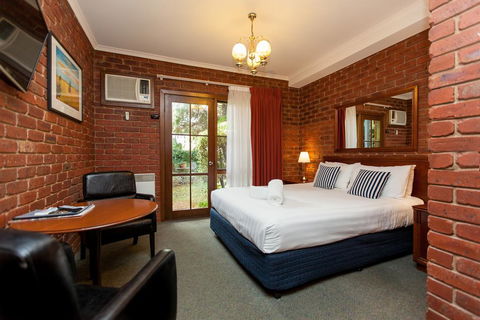 Armour Motor Inn - Tourism Townsville 3