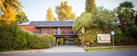 Armour Motor Inn - Tourism Townsville 0
