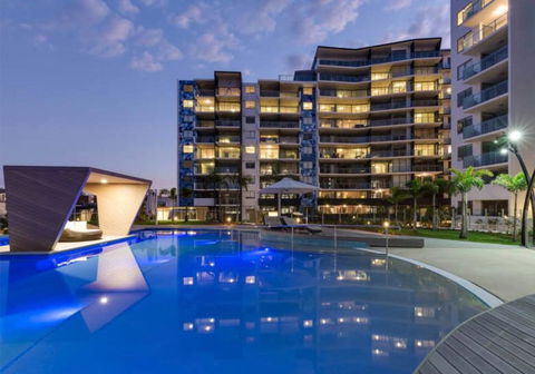 Art-Inspired, Designer APT In The Vibrant Area - Tourism Townsville 2