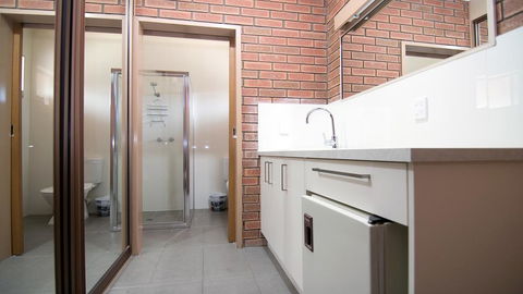 Ashleigh Court Motor Inn - Tourism Townsville 3
