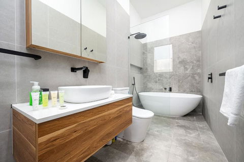 Luxurious House Near Flemington Racecourse - Tourism Townsville 1