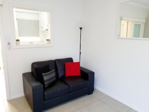 M4 West Perth Studio Apartment Near Kings Park - Tourism Townsville 1