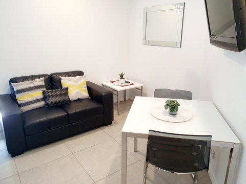 M5 West Perth Studio Apartment Near Kings Park - Tourism Townsville 1