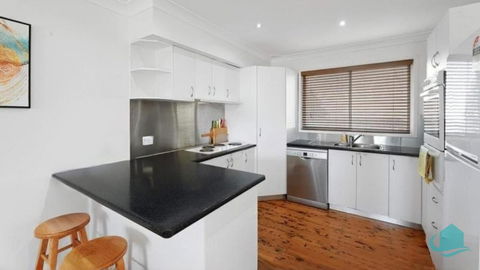 Macquarie Paradise - Family Entertainer - Tourism Townsville 3