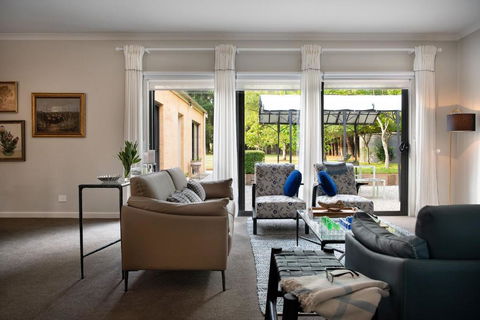 Maison 24 - Tourism Townsville 1