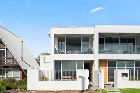 Meander - Port Noarlunga South - C21 SouthCoast Holidays - Tourism Townsville 0