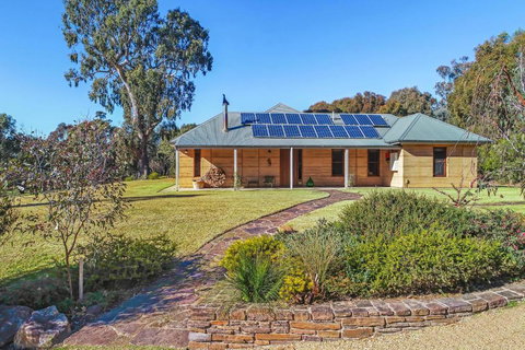 Melliodora - Relax, Unwind & Recharge - Tourism Townsville 0