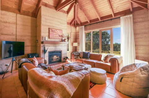 Melliodora - Relax, Unwind & Recharge - Tourism Townsville 2