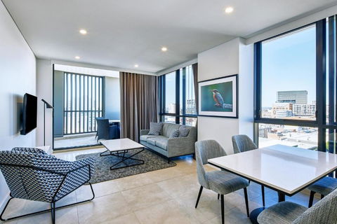 Meriton Suites Liverpool - Tourism Townsville 1