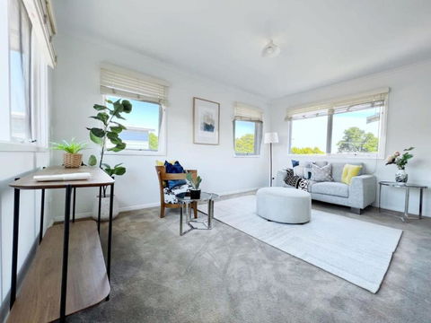 Modern And Elegant House With Swimming Pool - Tourism Townsville 3