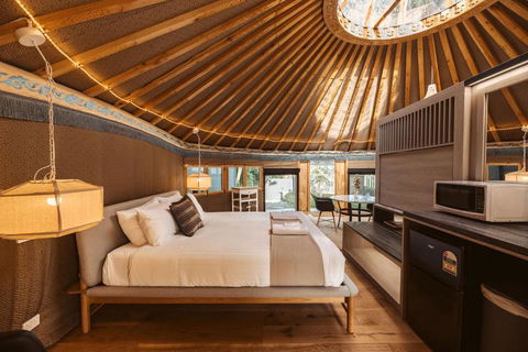 Mongolian Crafted Yurt With Private Spa And Spectacular Views - Tourism Townsville 2