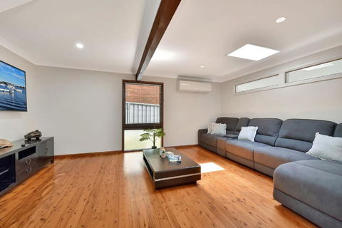 NEW PropertyBreezy Bayside Haven At Brightwaters - Tourism Townsville 2