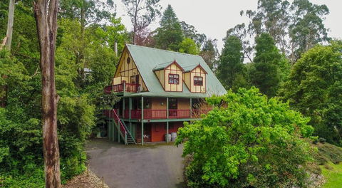 Mountain Lodge - Tourism Townsville 0