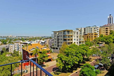 Mountway Holiday Apartments - Tourism Townsville 2