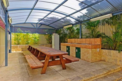 Mountway Holiday Apartments - Tourism Townsville 3