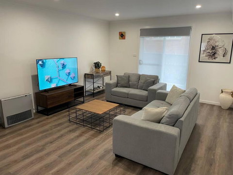 New 3 Bedroom House In Cooma - Tourism Townsville 0