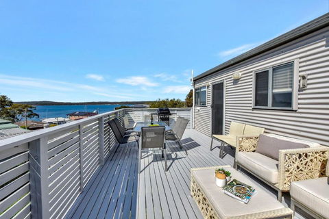 New Property Seabreeze Bungalow - Lakeview Sunset Delight At Sunshine On Lake Macquarie - Tourism Townsville 1