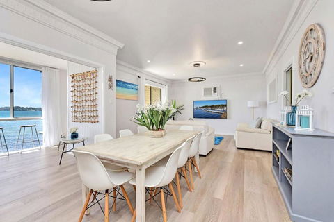 New Property Silverwater Serenity Shores Absolute Waterfront On The Lake - Tourism Townsville 2