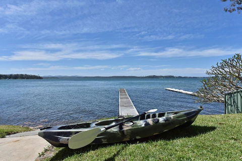 New Property Silverwater Serenity Shores Absolute Waterfront On The Lake - Tourism Townsville 1