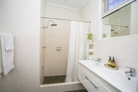 NOR214 - Northstead Coastal Charm - Tourism Townsville 3