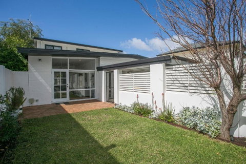 NOR214 - Northstead Coastal Charm - Tourism Townsville 2