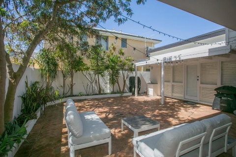 NOR214 - Northstead Coastal Charm - Tourism Townsville 0