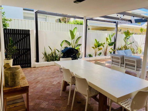 NOR214 - Northstead Coastal Charm - Tourism Townsville 1