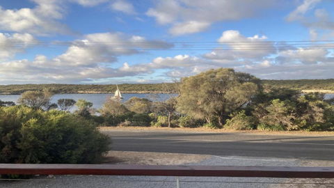 Off The Net - New Listing - Esplanade Property With Views Of The Channel - Tourism Townsville 0