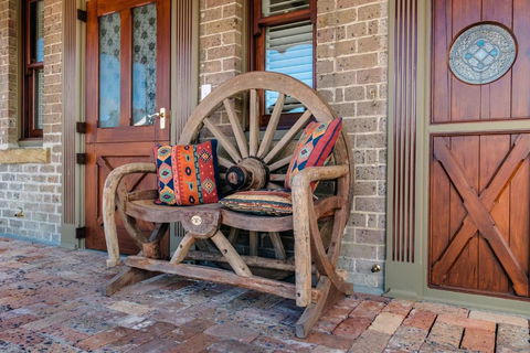 Old Bank Boutique Hotel - Tourism Townsville 3