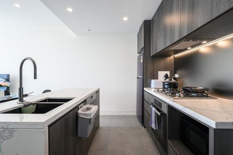 Olympic Park Stylish Apt With Gym Pool Good View - Tourism Townsville 3