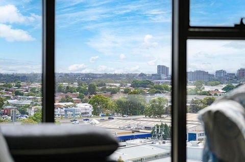 Olympic Park Stylish Apt With Gym Pool Good View - Tourism Townsville 1