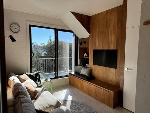 One Cedarwood - Petite Challet Falls Creek - Tourism Townsville 0