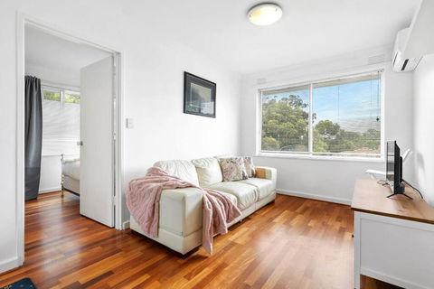 Opposite Rippon Lea Estate - Tourism Townsville 0