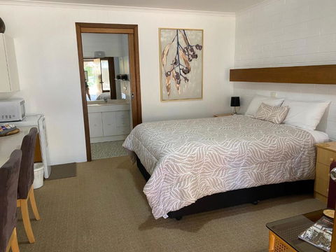 Orana Motor Inn - Tourism Townsville 1
