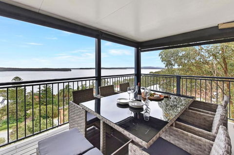 Overlook Nook - The Best Views In The Area - Tourism Townsville 0