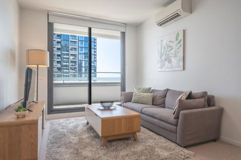 Panoramic Views 2br With Pool And Free Carpark - Tourism Townsville 0
