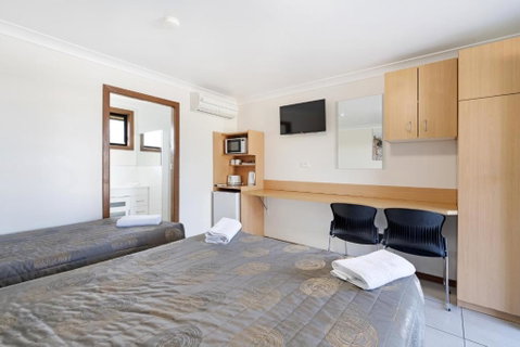 Palm Valley Motel - Tourism Townsville 2