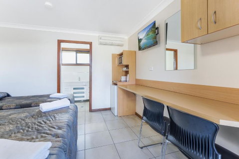 Palm Valley Motel - Tourism Townsville 3