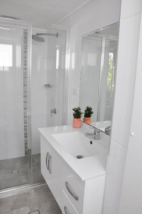 Palm Waters Holiday Villas - Tourism Townsville 2