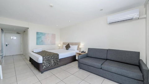 Panoramic Ocean Views On The Strand - Tourism Townsville 2