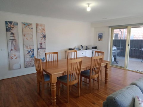 Parkway Place B&B - Tourism Townsville 3