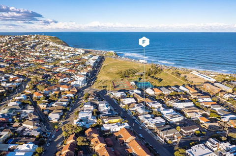 Pattys Cottage - Pet Friendly Home In Merewether - Tourism Townsville 0