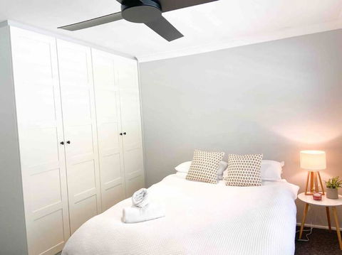 Peaceful Merewether Family Home - Tourism Townsville 0