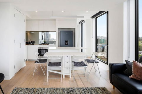 Perfect Haven In Spring Hill 2B1B And Parking - Tourism Townsville 1