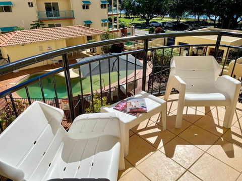 Perfect Position On The Water Strand 18 - Tourism Townsville 2