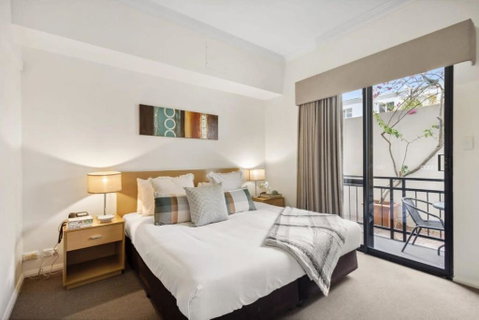 Perth Premium 1 Bedroom - Tourism Townsville 0