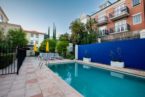 Perth Premium 1 Bedroom - Tourism Townsville 3