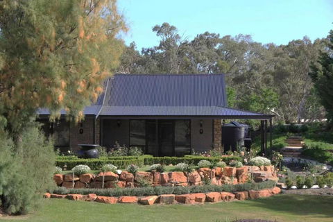 Petit Verdot Cottage - A Vineyard Retreat In Barossa Valley - Tourism Townsville 0
