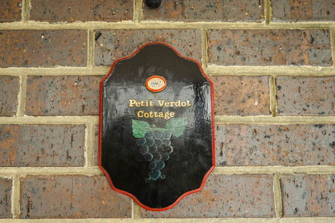 Petit Verdot Cottage - A Vineyard Retreat In Barossa Valley - Tourism Townsville 2