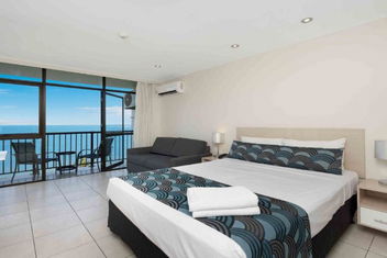 Picturesque Beachfront Views with Tourism Townsville